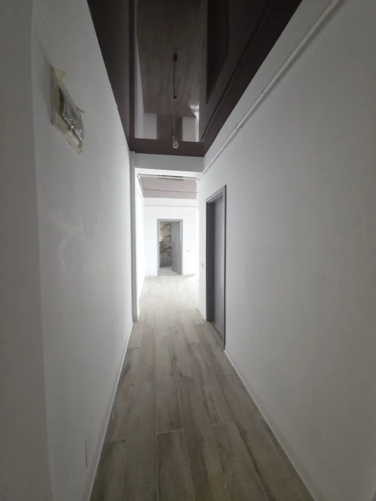 Apartament 2 camere, INTABULAT, FINISAT PREMIUM, 59mp utili + 3,6 balcon - Apartament 2 camere , intabulat, disponibil imediat pentru mutare, format living open space, dormitor, baie si balcon.– 62,6 mp utili ( 3,6 balcon )Compartimentarea ideala, fiind foarte luminos, calduros si economic datorita sistemului de incalzire prin pardoseala.Detalii si vizionari : 076 700 5000Situat intr-o zona de interes ridicat, Octavian Goga nr 5, langa bvd Vasile Milea si mall shopping city.&nbsp;✅ Preț excelent: 95.000 €&nbsp;✅️ COMISION 0%✅ 62.6 mp utili&nbsp;✅ Intabulat – actele pregătite pentru vânzare✅ Finisaje Premium✅️ Incalzire in pardoseala pentru confort sporit si economie✅ Mutare imediată✅ Cartier locuit, acces rapid la bulevard, mall shopping city, Kaufland, lidl,școli și grădinițe. }}