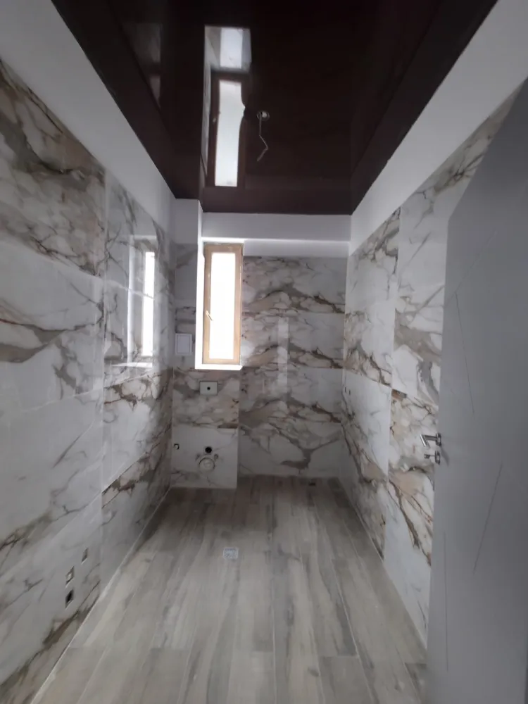 Apartament 2 camere, INTABULAT, FINISAT PREMIUM, 59mp utili + 3,6 balcon - Apartament 2 camere , intabulat, disponibil imediat pentru mutare, format living open space, dormitor, baie si balcon.– 62,6 mp utili ( 3,6 balcon )Compartimentarea ideala, fiind foarte luminos, calduros si economic datorita sistemului de incalzire prin pardoseala.Detalii si vizionari : 076 700 5000Situat intr-o zona de interes ridicat, Octavian Goga nr 5, langa bvd Vasile Milea si mall shopping city.&nbsp;✅ Preț excelent: 95.000 €&nbsp;✅️ COMISION 0%✅ 62.6 mp utili&nbsp;✅ Intabulat – actele pregătite pentru vânzare✅ Finisaje Premium✅️ Incalzire in pardoseala pentru confort sporit si economie✅ Mutare imediată✅ Cartier locuit, acces rapid la bulevard, mall shopping city, Kaufland, lidl,școli și grădinițe. }}