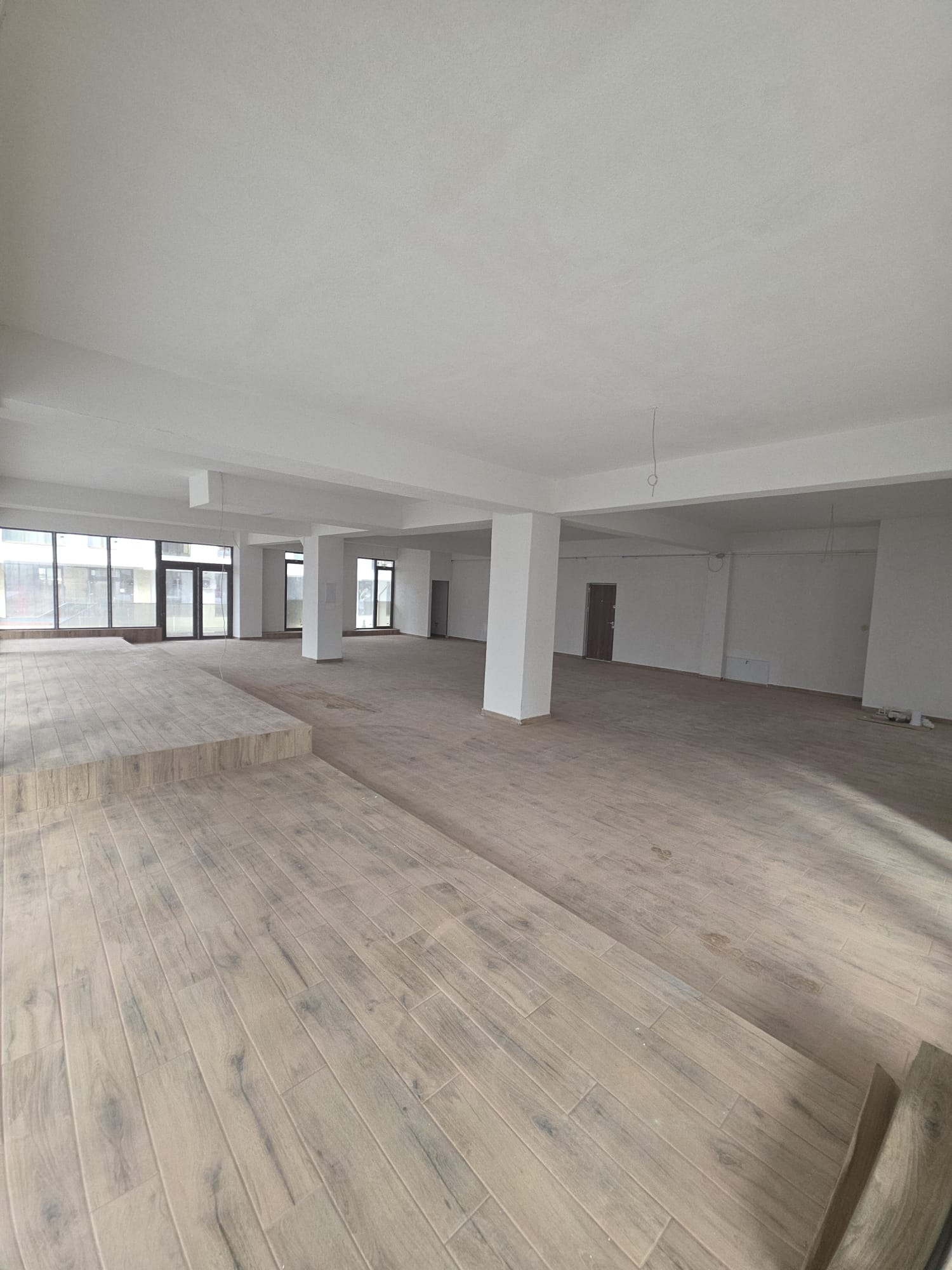 Spațiu comercial de închiriat 171MP UTIL-1000EURO- FINISAT – Str. DNA STANCA- Vad commercial