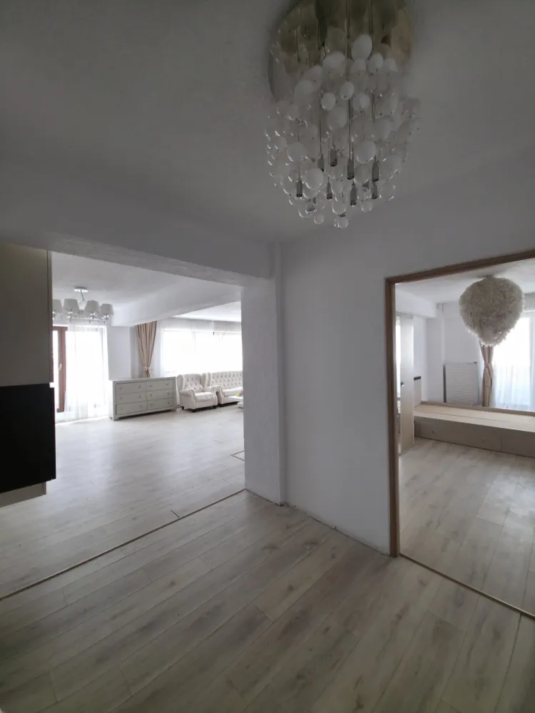 ✨ Penthouse exclusivist – 3 camere mobilat – gata de mutat – 160.000 € ✨