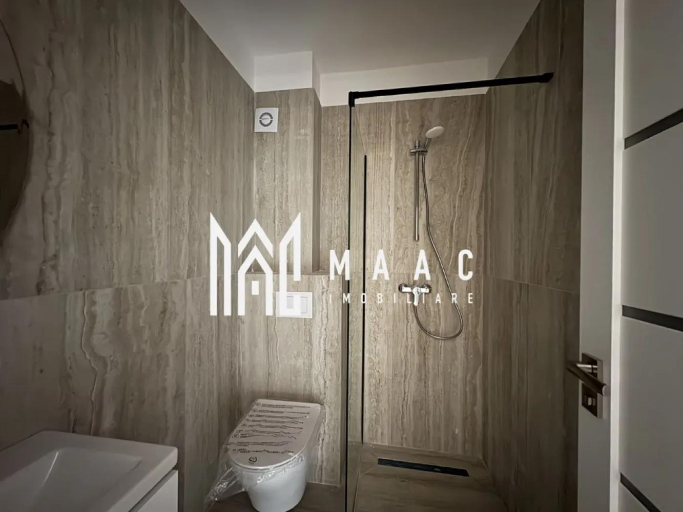 Apartament 3 camere I 2 Bai I Parcare inclusa I Zona vest