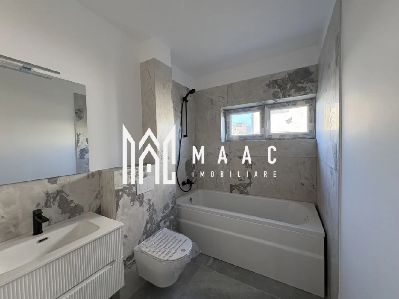 Apartament 3 camere I 2 Bai I Parcare inclusa I Zona vest