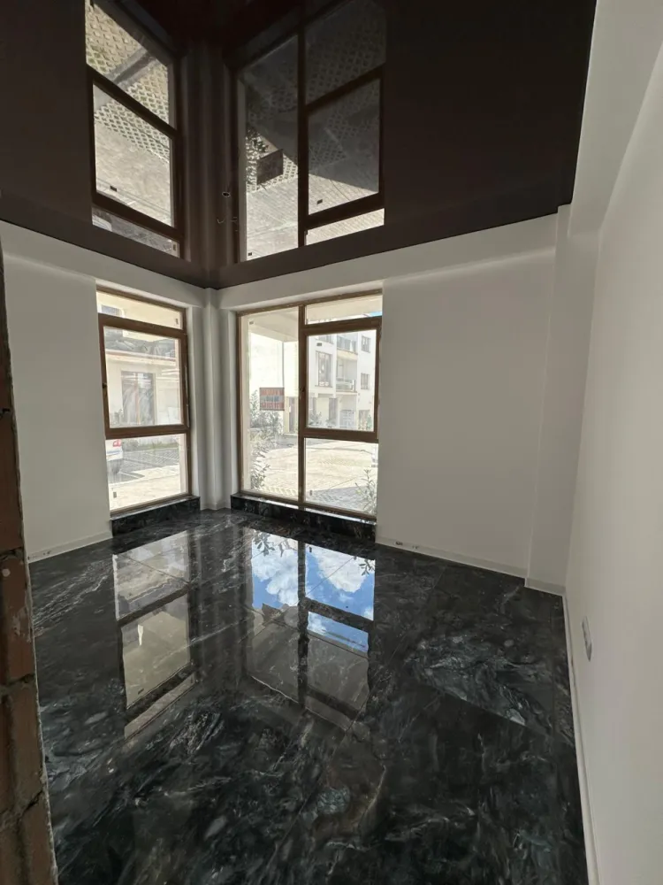 Spațiu comercial premium la parter 59.5mp utili– Vad excelent, 59,5 mp – Doar 500 €/lună - 🔑 Spațiu comercial premium de închiriat – 59,5 mp utili – Parter – Zonă cu vad excellentOferim spre închiriere spațiu comercial modern, situat la parter, compus din 2 încăperi, cu o suprafață utilă de 59,5 mp, ideal pentru birou, salon, cabinet, showroom sau alte activități comerciale.📍 Amplasat într-o zonă de top, cu vad comercial excelent, cu acces facil și vizibilitate ridicată.📞 Pentru detalii și vizionări: 076 700 5000✅ Caracteristici:Parter, ușor accesibil clienților2 camere spațioase și luminoase59,5 mp utiliÎncălzire în pardosealăFinisaje premiumSpațiu modern, gata de utilizare💰 Chirie: 500 €/lună📞 Pentru detalii și vizionări: 076 700 5000 }}