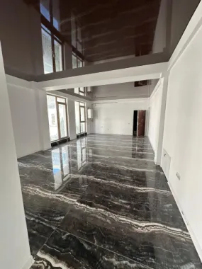 Spațiu comercial premium la parter 59.5mp utili– Vad excelent, 59,5 mp – Doar 500 €/lună