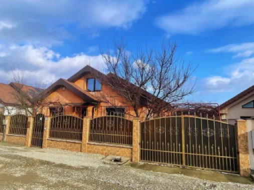 Casa Santandrei, zona linistita, gaz,curent,apa,teren 550 mp-219000Eur