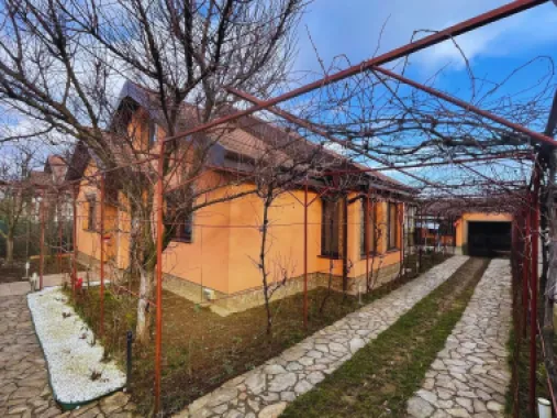 Casa Santandrei, zona linistita, gaz,curent,apa,teren 550 mp-219000Eur