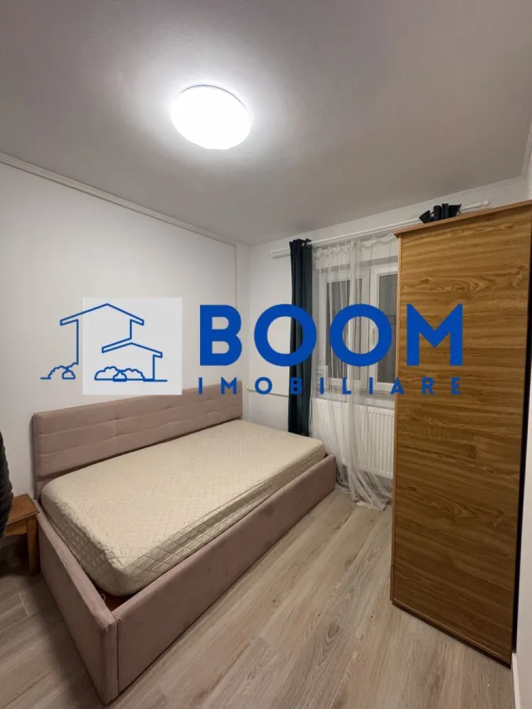 Garsoniera Nord | Strada Decebal | Complet renovata| Mutare imediata - BOOM Imobiliare vă propune spre vânzare o garsoniera confort 3, complet renovată și utilată, situată în zona Nord, în imediata apropiere a Liceului Sanitar (bloc G 159). Locuința se află la etajul 3 și reprezintă o oportunitate excelentă de investiție sau pentru locuit, fiind gata de mutare.
Caracteristici principale
• Localizare: Zona Nord, lângă Liceul Sanitar (Bl. G 159)
• Confort: Conf. 3
• Etaj: 3
• Stare: Renovată complet
• Instalații: Sanitară și electrică refăcute integral
Dotări și finisaje
• Complet mobilată
• Mașină de spălat nouă
• Cuptor cu microunde
• Mini-frigider
• Pat dimensiuni 120/200 cm
Preț și contact
• Preț: 25.500 EUR (ușor negociabil)
Pentru mai multe detalii și pentru programarea unei vizionări, nu ezitați să ne contactați, specificand CP3195671