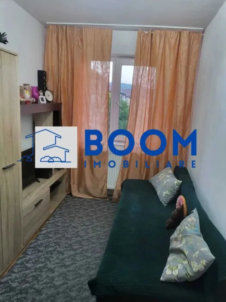 Apartament 2 camere decomandat | Nord, Râmnicu Vâlcea | etaj 4 - BOOM Imobiliare va propune spre vanzare Apartament cu 2 camere decomandat de vânzare în zona Nord din Râmnicu Vâlcea, cu 27,88 mp utili și poziționare la etajul 4, potrivit pentru locuire sau utilizare eficientă în oraș.

Detalii proprietate:
• Suprafață utilă: 27,88 mp
• Apartament cu 2 camere, compartimentare decomandată
• Etaj 4
• An construcție: 1972
• Apartament disponibil pentru vânzare

Zonă și acces:
Proprietatea este amplasată în zona Nord, în apropiere de Spitalul Județean, Liceul Sanitar, Liceul Energetic, grădiniță, teren de joacă și supermarketuri, cu acces facil la punctele de interes urban din Râmnicu Vâlcea.

Pentru detalii suplimentare și programarea unei vizionări, contactați echipa MAAC Imobiliare și menționați Cod anunț CP3195674