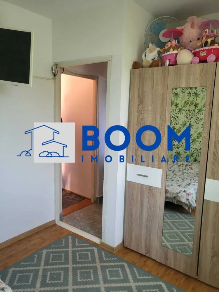 Apartament 2 camere decomandat | Nord, Râmnicu Vâlcea | etaj 4 - BOOM Imobiliare va propune spre vanzare Apartament cu 2 camere decomandat de vânzare în zona Nord din Râmnicu Vâlcea, cu 27,88 mp utili și poziționare la etajul 4, potrivit pentru locuire sau utilizare eficientă în oraș.

Detalii proprietate:
• Suprafață utilă: 27,88 mp
• Apartament cu 2 camere, compartimentare decomandată
• Etaj 4
• An construcție: 1972
• Apartament disponibil pentru vânzare

Zonă și acces:
Proprietatea este amplasată în zona Nord, în apropiere de Spitalul Județean, Liceul Sanitar, Liceul Energetic, grădiniță, teren de joacă și supermarketuri, cu acces facil la punctele de interes urban din Râmnicu Vâlcea.

Pentru detalii suplimentare și programarea unei vizionări, contactați echipa MAAC Imobiliare și menționați Cod anunț CP3195674