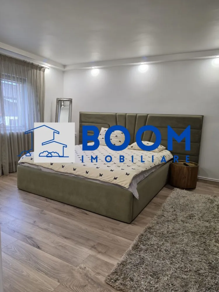 Vila moderna Fedelesoiu | Canalizare | Centrala peleti | Gaz limita proprietate - BOOM Imobiliare vă propune spre vânzare o vilă spectaculoasă, ideală pentru o familie care își dorește confort, spațiu generos și o oază de liniște într-o zonă excelentă din Fedeleșoiu. Se accepta si schimb cu apartament 3-4 camere, plus diferenta.
________________________________________
• Localizare: Fedeleșoiu, Strada Brigăzii
• Suprafață teren: 650 mp (curte generoasă cu grădină )
• Configurație: Parter + Etaj + Mansardă
• Suprafață utilă parter + etaj: 220 mpu
• Suprafață utilă mansardă: 80 mpu
________________________________________
Parter:
• Living spațios și luminos
• Dormitoare primitoare
• Bucătărie completă
• Baie și hol de acces
Etaj:
• Living secundar / Zonă de relaxare
• Dormitor matrimonial
• Bucătărie proprie (ideal pentru independență sau familii extinse)
• Zonă dedicată pentru lectură
• Dressing spațios
Mansardă:
• Suprafață deschisă de 80 mp
________________________________________
• Încălzire eficientă: Centrală pe peleți KEPO 35 KW
• Apă caldă: Boiler Gorenje performant
• Utilități active: Canalizare racordată, curent electric
• Utilități la poartă: Gaz disponibil la limita proprietății
• Exterior: Curte mare, perfectă pentru relaxare, grătar sau spațiu de joacă
• Facilități zonale: Magazin alimentar în imediata apropiere, acces facil și rapid către oraș
________________________________________
Proprietatea este pregătită pentru a deveni noua dumneavoastră casă. Pentru detalii suplimentare, contactați BOOM Imobiliare, specificand CP3195676