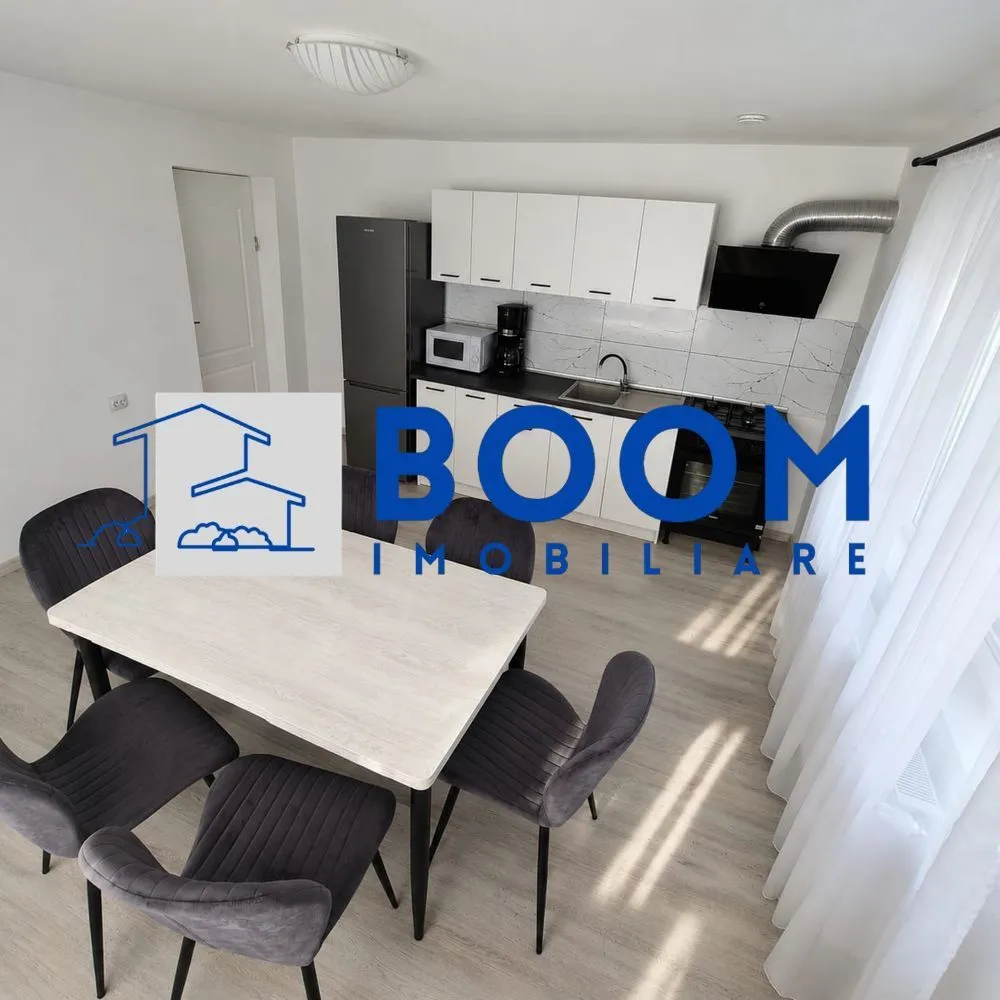 Casa noua | Zona de recreere | Evadare in natura| - MAAC Imobiliare vă prezintă spre vânzare o proprietate deosebită, finalizată în anul 2025, situată într-o zonă pitorească și liniștită din satul Rădăcinești, comuna Berislăvești. Ideală pentru familii sau ca rezidență de vacanță, casa oferă confort modern în mijlocul naturii și este gata pentru mutare imediată.
Suprafață teren: 1.908 mp 
Suprafață casă: ~95 mpu (regim parter)
Deschidere drum: 40 metri liniari
Modernă și luminoasă,casa dispune de două căi de acces și o compartimentare decomandată, optimizată pentru confort:
Living spațios cu lumină naturală generoasă
Bucătărie open-space cu zonă dedicată de dining
Dormitor matrimonial primitor
Cameră copil / birou
Baie mare complet utilată
Hol și spații inteligente pentru depozitare
Proprietatea se vinde complet mobilată și utilată, finisată la standarde actuale:
Încălzire: Centrală pe lemne de 40 kW + puffer de 1000 litri (autonomie ridicată)
Electricitate: Curent trifazic
Utilități: Apă curentă, fosă septică, internet prin fibră optică, cablu TV
Dotări: Electrocasnice și mobilier modern incluse în preț 
Curte și PotențialTerenul generos de aproape 2.000 mp oferă libertate deplină pentru amenajări exterioare: foișor, zonă de grătar, livadă, piscină sau loc de joacă pentru copii.
Proprietatea reprezintă o oportunitate excelentă pentru cei care caută o casă nouă, fără necesitatea unor investiții suplimentare.
Pentru mai multe detalii contactati cu incredere echipa MAAC IMobiliare, specificand ID 3180343