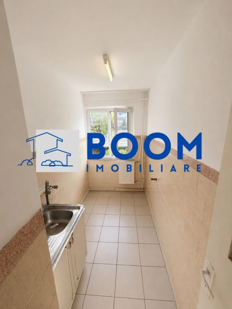 Apartament 3 camere | Zona Hermes | Geam la baie| Decomandat |