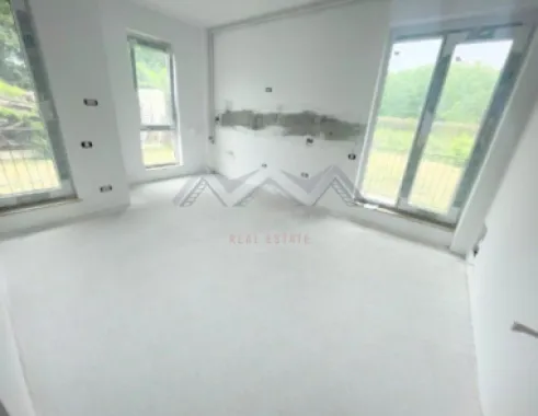 Apartament 2 camere + curte 110 mp Otopeni centru