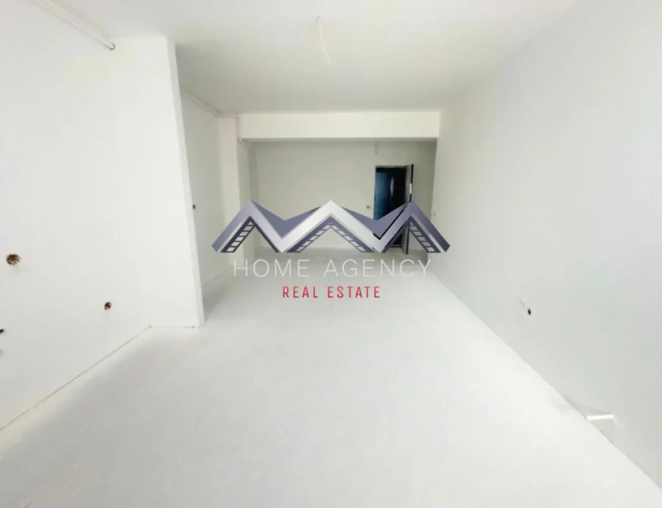 Birou modern / sediu firmă în Otopeni – bloc nou, parcare - Descoperă spațiul ideal pentru afacerea ta! Îți propunem, spre vânzare, un apartament modern, situat într-o zonă centrală mixtă din Otopeni – perfect pentru amenajarea unui sediu de firmă, birou de consultanță, IT, contabilitate sau marketing digital. Proprietatea face parte dintr-un bloc nou, construit la standarde actuale de calitate, oferind un ambient profesionist și o imagine potrivită mediului de afaceri. Avantaje principale: - Localizare excelentă, cu acces rapid către București, Centură, DN1 și Aeroportul Otopeni - Bloc nou, finisaje moderne și spații comune curate și sigure - Compartimentare eficientă – ideală pentru o echipă mică - 1 loc de parcare dedicat, inclus în preț - Zonă în plină dezvoltare – investiție sigură și rentabilă - Posibilitate de achiziție pe firmă Fără comision! Prețuri începând de la 50.780 € + TVA, în funcție de compartimentare și suprafață. Imaginile sunt cu titlu orientativ, având mai multe opțiuni disponibile. Programează acum o vizionare! Alege un spațiu modern și funcțional pentru afacerea ta, într-o zonă cu potențial real de dezvoltare! Contactează-mă direct pentru detalii și oferte disponibile! }}