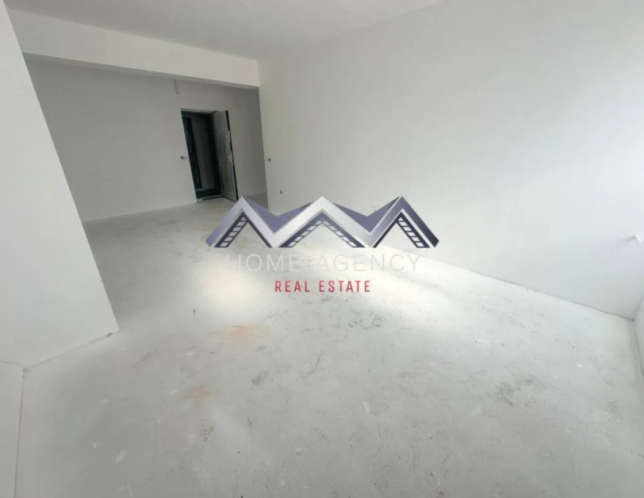 Birou modern / sediu firmă în Otopeni – bloc nou, parcare - Descoperă spațiul ideal pentru afacerea ta! Îți propunem, spre vânzare, un apartament modern, situat într-o zonă centrală mixtă din Otopeni – perfect pentru amenajarea unui sediu de firmă, birou de consultanță, IT, contabilitate sau marketing digital. Proprietatea face parte dintr-un bloc nou, construit la standarde actuale de calitate, oferind un ambient profesionist și o imagine potrivită mediului de afaceri. Avantaje principale: - Localizare excelentă, cu acces rapid către București, Centură, DN1 și Aeroportul Otopeni - Bloc nou, finisaje moderne și spații comune curate și sigure - Compartimentare eficientă – ideală pentru o echipă mică - 1 loc de parcare dedicat, inclus în preț - Zonă în plină dezvoltare – investiție sigură și rentabilă - Posibilitate de achiziție pe firmă Fără comision! Prețuri începând de la 50.780 € + TVA, în funcție de compartimentare și suprafață. Imaginile sunt cu titlu orientativ, având mai multe opțiuni disponibile. Programează acum o vizionare! Alege un spațiu modern și funcțional pentru afacerea ta, într-o zonă cu potențial real de dezvoltare! Contactează-mă direct pentru detalii și oferte disponibile! }}