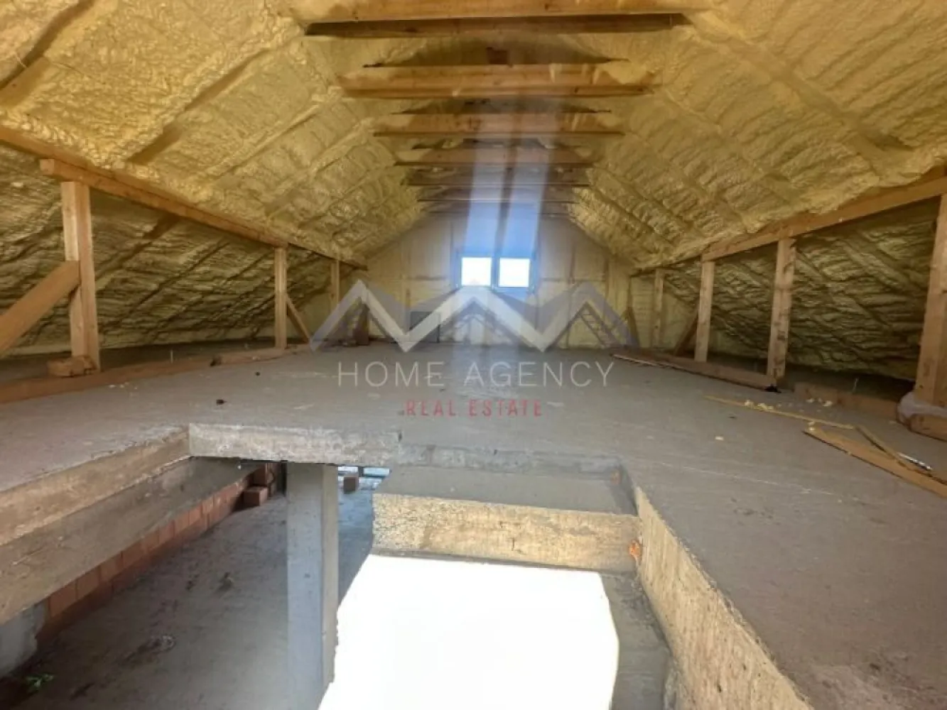 Casă individuală modernă în Otopeni – 190 mp construiți + mansardă locuibilă