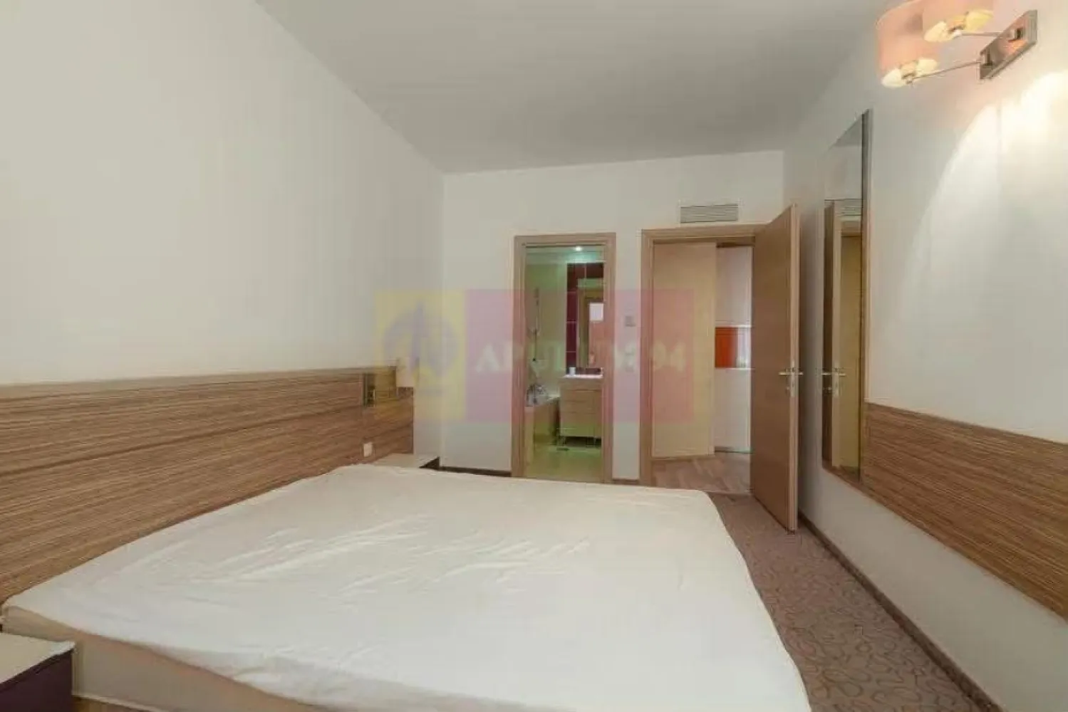 Inchiriere apartament 3 camere Rin Residence - Agentia Imobiliara Apulum 94, va oferea spre inchiriere
Apartament cu 3 camere, la etajul 10, in Complexul Rin Residence.
Locuinta se ofera mobilata modern si utilata la bucatarie cu electrocasnice necesare folosintei.
Incalzirea este prin ventilatie, oferind caldura iarna si aer conditionat vara.
Complexul este unul deosebit cu paza permanenta si supraveghere video.
Se poate inchiria si loc de parcare.
In apropierea blocului se afla Complexul Comercial Cocos, magazine de bricolaj si restaurante.
Zona este bine conectata la mijloacele de transport STB si metrou.
In apropriere se afla si institutii de invatamant, scoli si universitati.
Daca vrei sa locuiesti intr-o zona moderna cu toate facilitatile la indemana te asteptam la vizionare.
Pretul chiriei este de 750 euro pe luna.