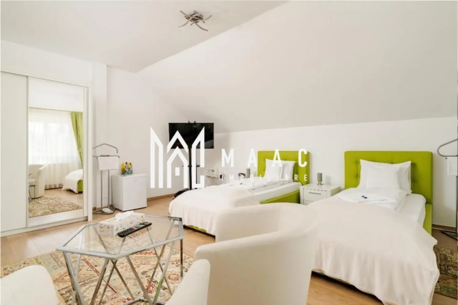 Casă 5 camere | Bul.Vasile Milea , Sibiu | 200 mp, curte