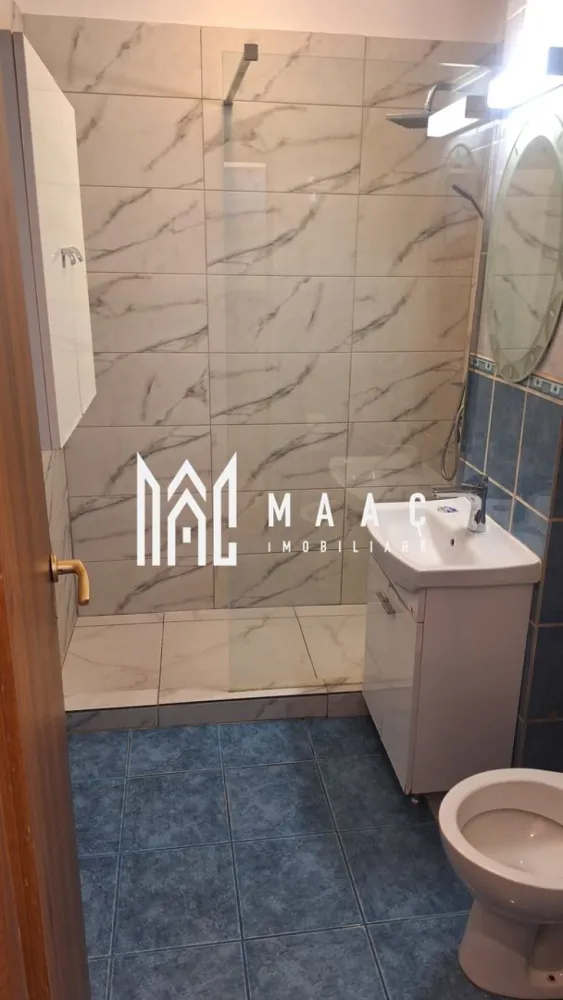 Cameră de închiriat | Etajul 2 | Valea Aurie - MAAC Imobiliare vă propune spre închiriere o cameră dintr-un apartament de 2 camere decomandat amplasat în zona Valea Aurie. Camera dispune de un pat și un spațiu pentru depozitarea hainelor. Bucătăria, grupul sanitar și holul de acces sunt spații comune. Se închiriază pe o perioadă de minim 12 luni. Se percepe o chirie în avans și o garanție în cuantumul unei chirii lunare. Pentru mai multe detalii, vă rugăm să specificați ID:CP2852491 }}