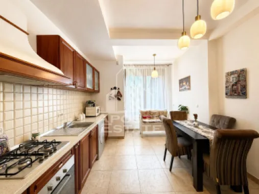 Casa individuala cu gradina si terasa, 6 camere, zona Mehala