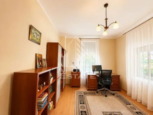Casa individuala cu gradina si terasa, 6 camere, zona Mehala