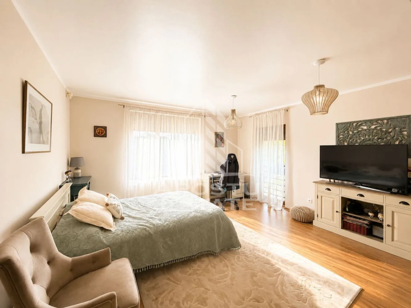 Casa individuala cu gradina si terasa, 6 camere, zona Mehala