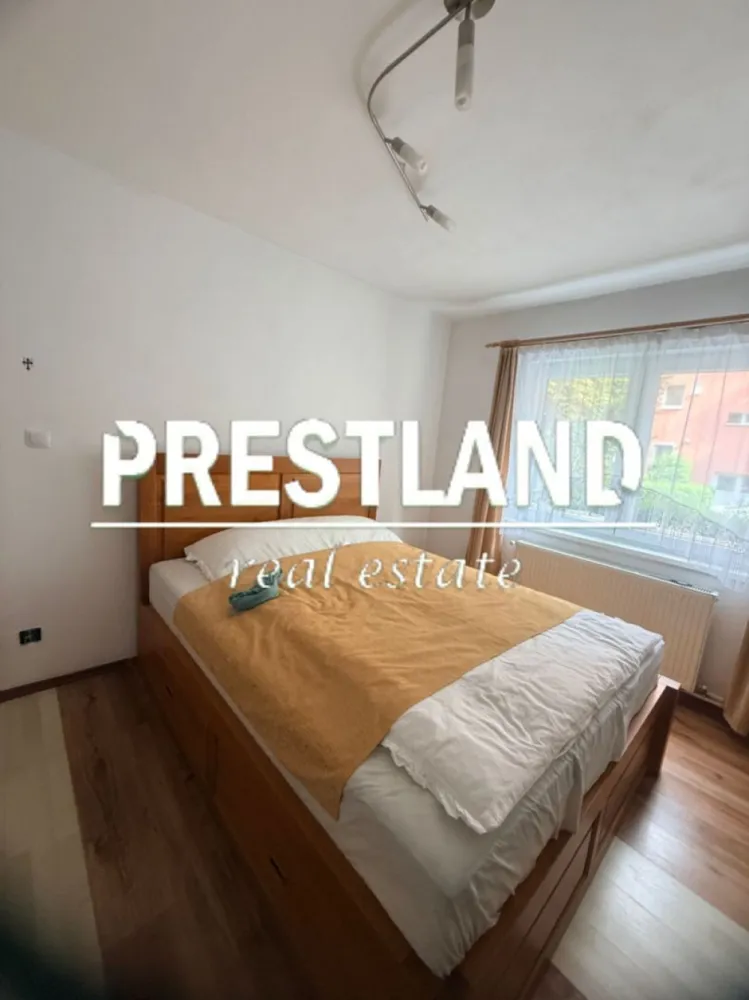 Apartament pretabil pentru chirie/incesteitii !! - Apartament de 2 camere, conf.3 situat la parter, Sutila 37 mp, parțial mobila, dotat și utilat la cheie nu mai necesită nici vreo investiție.

Preț 79.000 Euro negociabil.Se acceptă orice formă de plată .

Agenția nu deține informațiile privind performanta energetica a imobilului, aceasta informând asupra necesitații si legalității certificatului energetic. Comunicarea datelor cuprinse in Certificatul Energetic al imobilului rămâne in sarcina proprietarului.

Oferim clienților următoarele servicii:
- consultanta obținere credite bancare;
- servicii notariat;
- servicii de topografie(schiță, releveu);
- certificate energetice imobile;
- asigurări;
- servicii de evaluare;
- consultanta juridica;