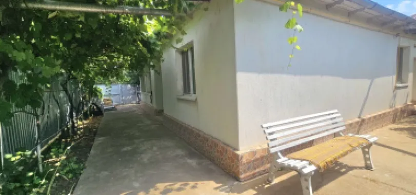 Casa la sol cu teren 1055 mp si livada - Vanatori, Galati