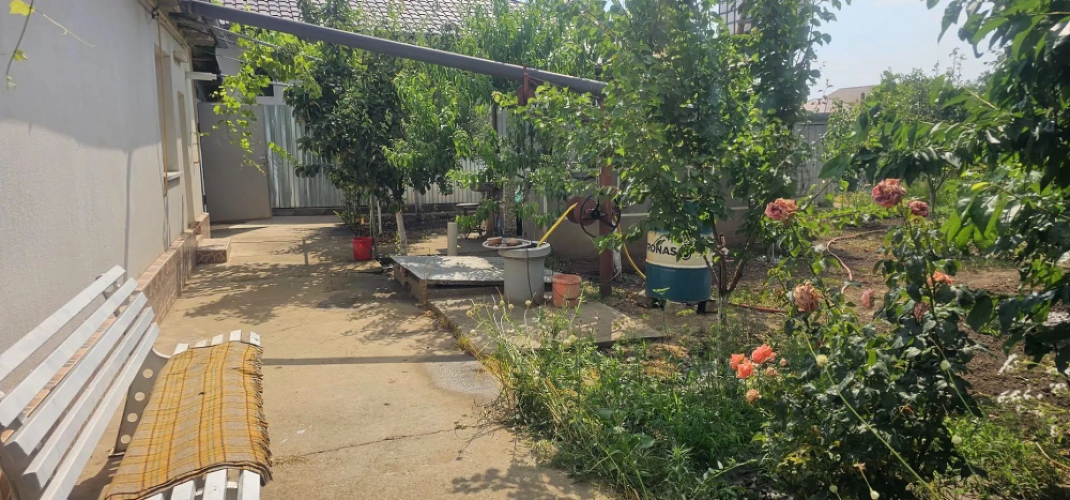 Casa la sol cu teren 1055 mp si livada - Vanatori, Galati