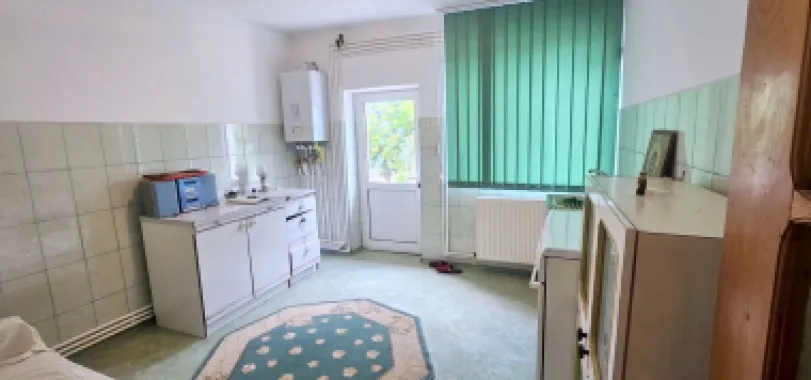 Casa la sol cu teren 1055 mp si livada - Vanatori, Galati