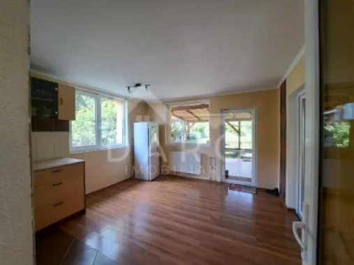 Casă de vânzare, teren 1040 mp