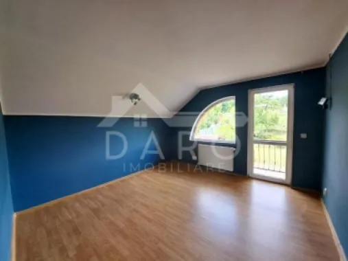 Casă de vânzare, teren 1040 mp