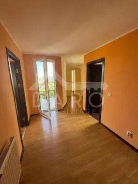 Casă de vânzare, teren 1040 mp