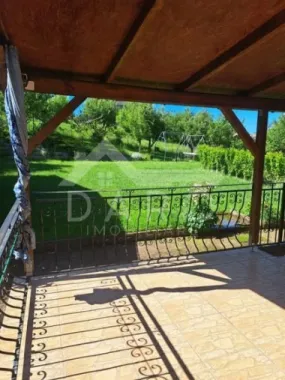 Casă de vânzare, teren 1040 mp