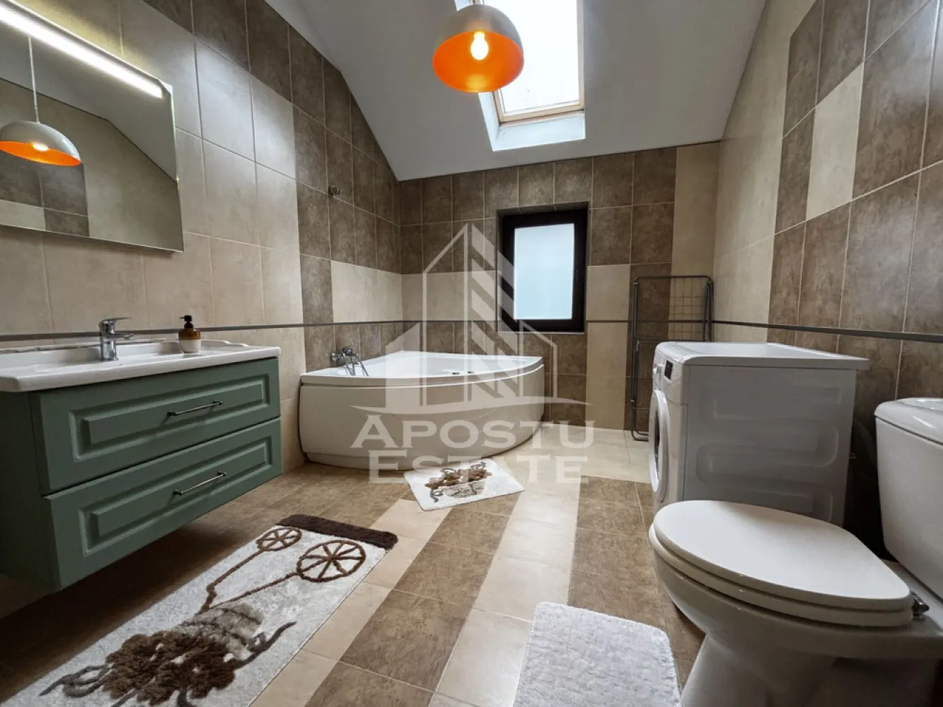 Mansarda inalta cu 2 camere de vanzare, loc de parcare, Dumbravita - Agentia imobiliara APOSTU ESTATE va propune spre vanzare un apartament situat la mansarda inalta cu 2 camere, situat la etajul 2 , in Dumbravita, judetul Timis, una dintre cele mai dinamice si cautate zone rezidentiale.

Locuinta are o suprafata utila de 58 mp.
Compartimentare eficienta:
- hol de acces generos
- living spatios 
- bucatarie inchisa, complet mobilata si utilata
- dormitor mobilat
- baie cu cada si geam pentru ventilatie naturala

Dotari si beneficii:
-centrala termica proprie pe gaz, incalzire prin calorifere
-loc de parcare inclus in pret
-aer conditionat;

Pozitie excelenta: zona Lidal, 15 minute fata de Iulius Mall

Apartamentul este ideal atat pentru locuinta proprie, cat si pentru investitie. Zona este bine cotata, cu multiple facilitati in proximitate.

Agentia imobiliara Apostu Estate va ofera consultanta bancara gratuita prin intermediul colaboratorilor nostri pentru alegerea celui mai potrivit tip de credit, astfel incat tu sa devi noul proprietar al acestui apartament.

Va asteptam cu drag la o vizionare.
ID intern:CP3197593