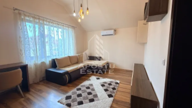 Mansarda inalta cu 2 camere de vanzare, loc de parcare, Dumbravita
