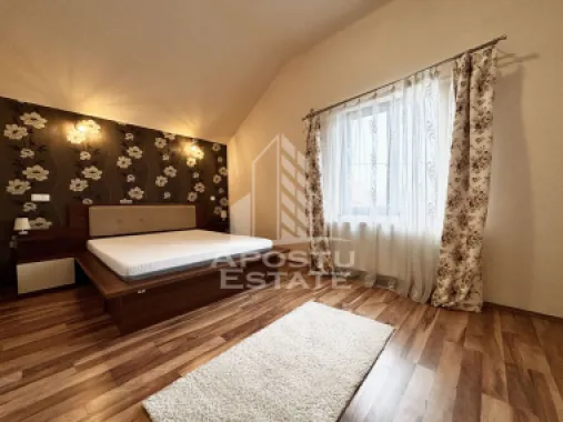 Mansarda inalta cu 2 camere de vanzare, loc de parcare, Dumbravita
