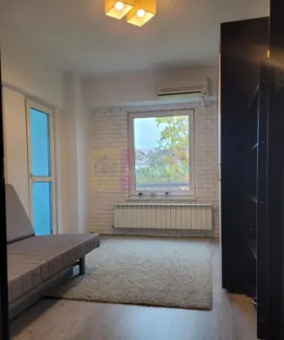 Piata Muncii-Decebal 4 camere cu centrala proprie