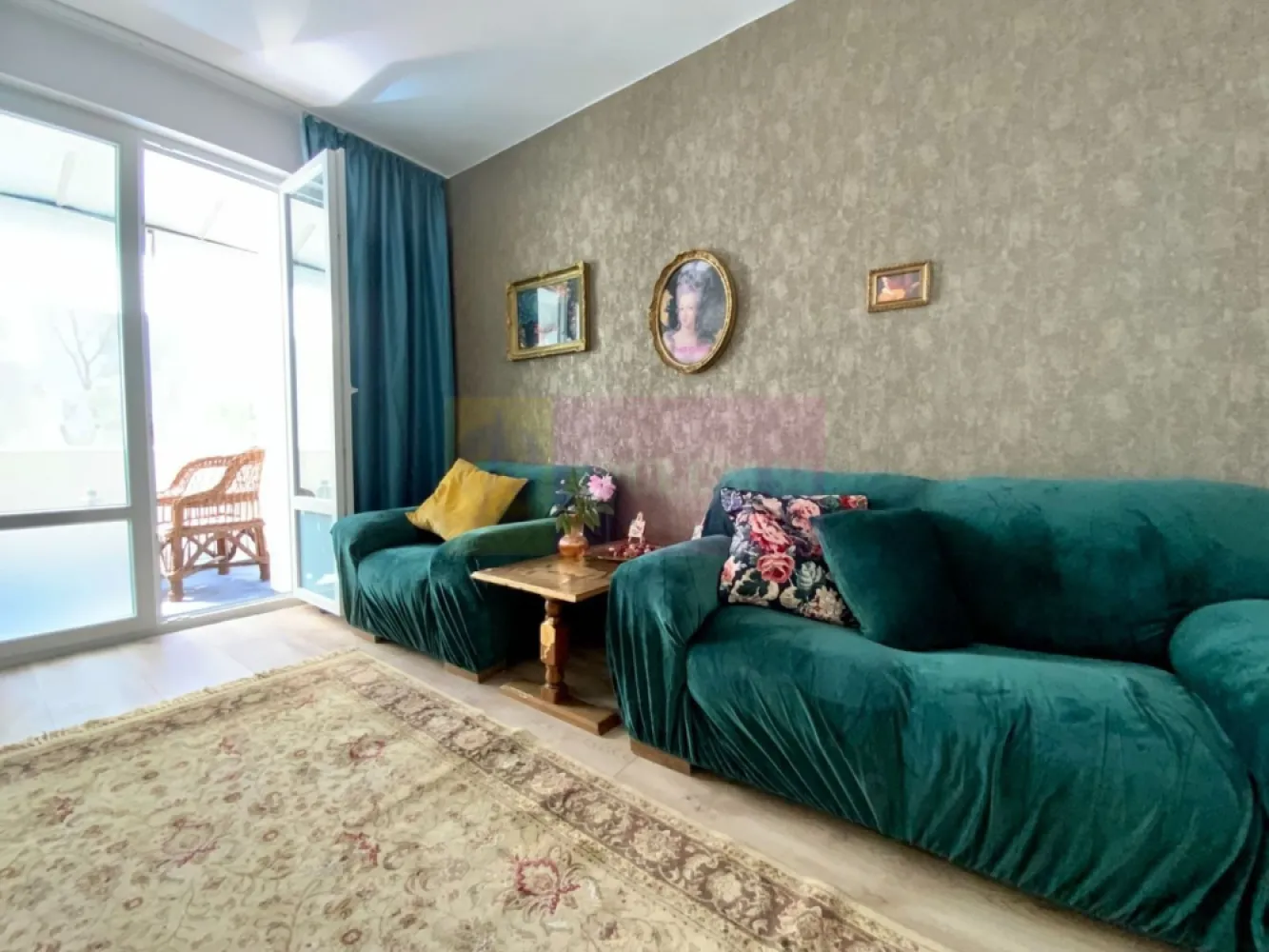 Inchiriere Apartament 2 camere Floreasca-Aviatiei - Agentia Imobiliara Apulum 94, va propune spre inchiriere
Apartament 2 camere, la etajul 2, intr un bloc cu 2 nivele, in cea mai exclusivista zona a Bucurestiului, cartierul Floreasaca, Primaverii, Aviatiei.
Apartamentul este prevazut cu centrala pe gaz, dispune de aer conditionat si toate electrocasnice necesare pt un confort sporit.
in zona se afla numeroase restaurante, terase, parcuri si unitati de invatamant.
De asemenea acesta este bine conectata la mijloacele de transport in comun.
Pretul chiriei este de 600 euro.
Va asteptam la o vizionare.