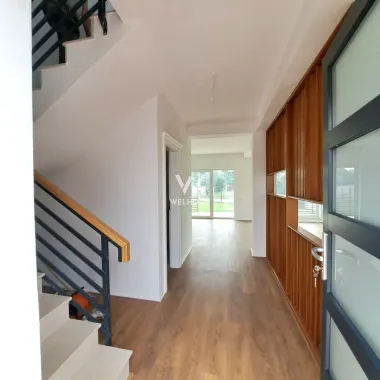 Casa individuala moderna LA CHEIE, 4 camere, Cristian - Sibiu