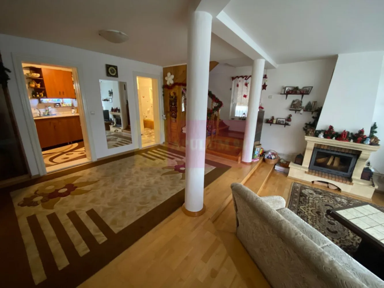 Vila de vânzare cu 4 camere în Breaza