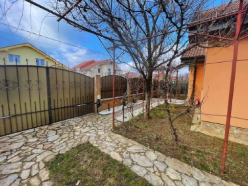 Casa Santandrei, zona linistita, gaz,curent,apa,teren 550 mp-219000Eur