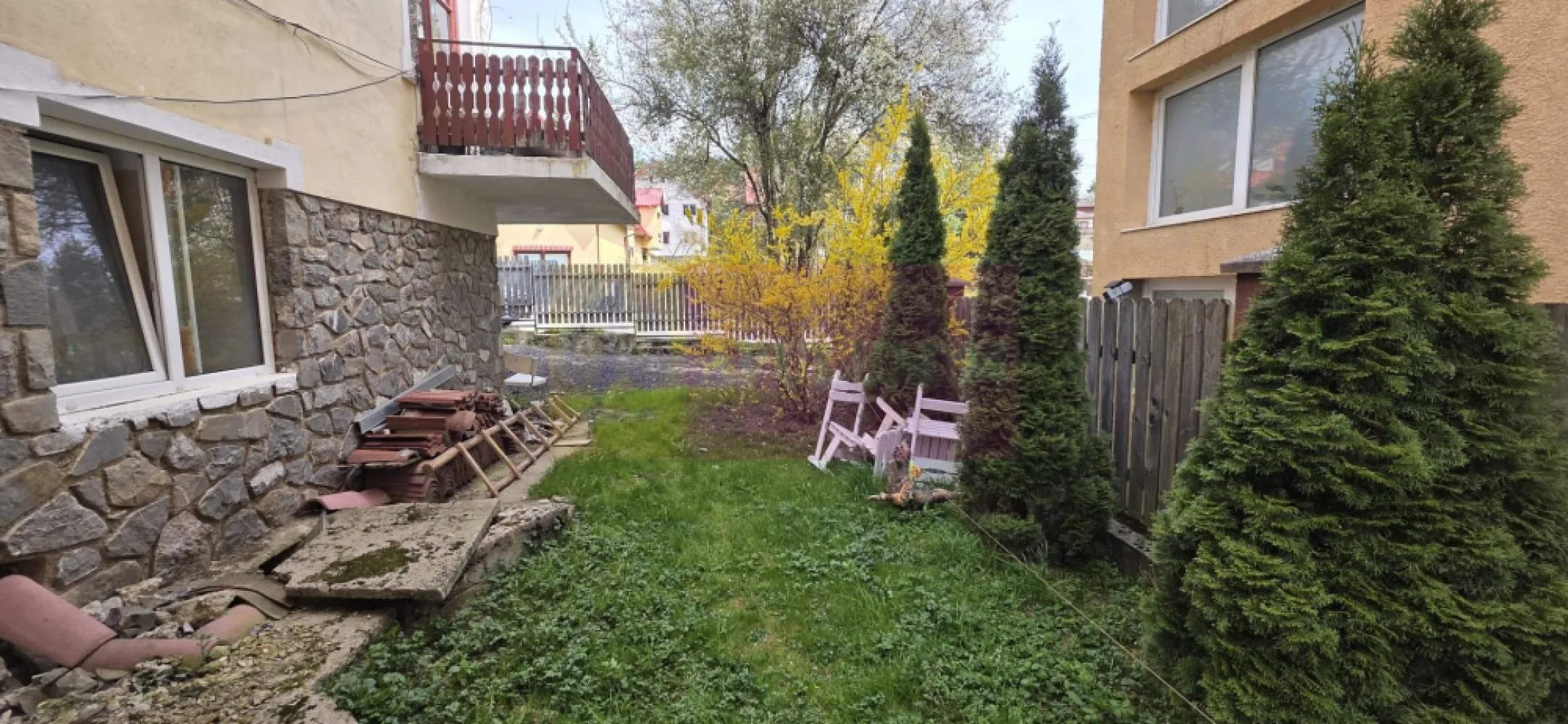 Vila de vanzare cu 13 camere in Busteni (camin pentru seniori)