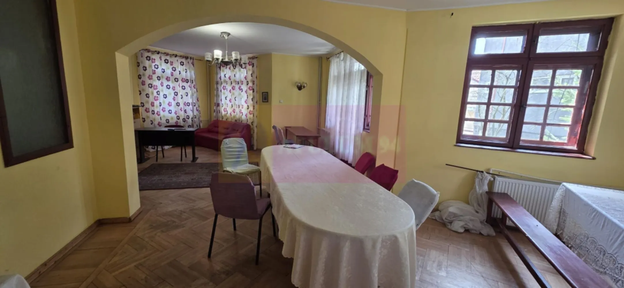 Vila de vanzare cu 13 camere in Busteni (camin pentru seniori)
