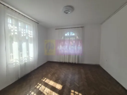 Casa de inchiriat in Campina, zona Centrala