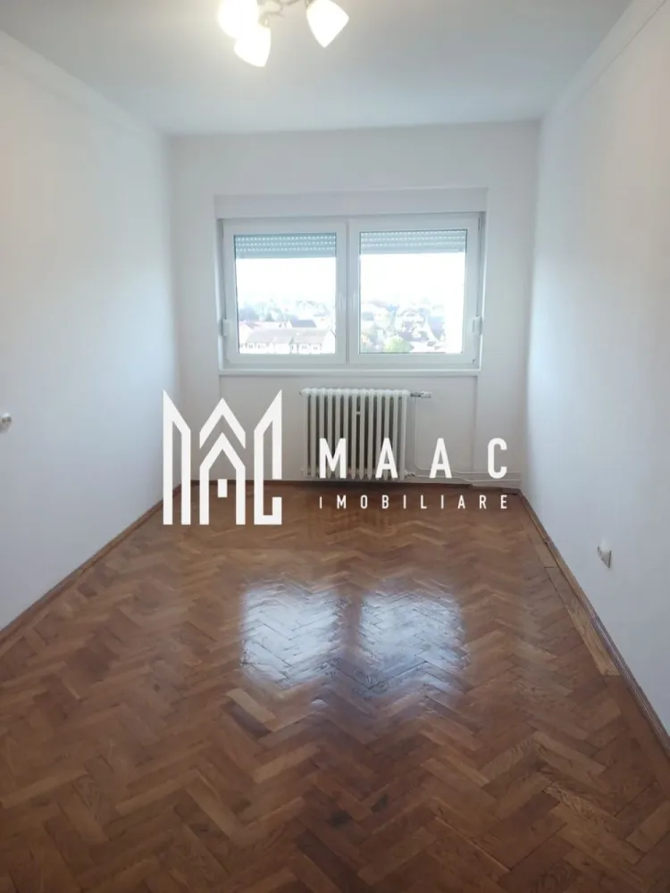Apartament | 3 camere | Decomandat | Balcon | Hipodrom 3 - MAAC Imobiliare vă propune spre închiriere un apartament luminos și bine compartimentat, situat într-o zonă foarte accesibilă, în imediata apropiere a numeroaselor puncte de interes: magazine, școli, mijloace de transport și alte facilități urbane. Proprietatea dispune de două dormitoare și un living generos, toate nemobilate, oferind posibilitatea de amenajare după gustul și stilul viitorilor chiriași. Bucătăria este complet mobilată și utilată, iar baia este echipată cu strictul necesar, pregătită pentru utilizare imediată. Un avantaj important îl reprezintă balconul de 13 mp, un spațiu ideal pentru relaxare, sau depozitare. Dacă sunteți în căutarea unei locuințe confortabile, într-o zonă bine cotată și cu acces rapid la facilități, acest apartament este o oportunitate pe care nu trebuie să o ratați! Condiții de închiriere: Se percepe garanție în cuantumul unei luni de chirie. Animalele de companie nu sunt acceptate. Pentru mai multe detalii și programarea unei vizionări vă invităm să contactați MAAC Imobiliare, specificând ID: CP2851723 }}