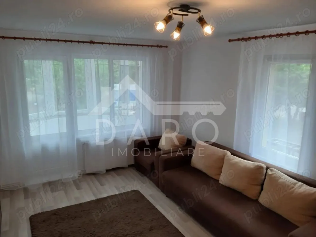 Apartament spațios 3 camere, zona centrala , Poli 2