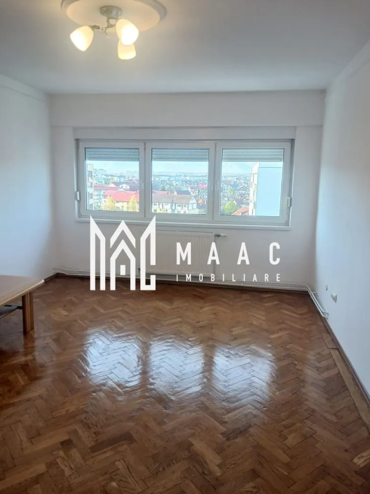 Apartament | 3 camere | Decomandat | Balcon | Hipodrom 3 - MAAC Imobiliare vă propune spre închiriere un apartament luminos și bine compartimentat, situat într-o zonă foarte accesibilă, în imediata apropiere a numeroaselor puncte de interes: magazine, școli, mijloace de transport și alte facilități urbane. Proprietatea dispune de două dormitoare și un living generos, toate nemobilate, oferind posibilitatea de amenajare după gustul și stilul viitorilor chiriași. Bucătăria este complet mobilată și utilată, iar baia este echipată cu strictul necesar, pregătită pentru utilizare imediată. Un avantaj important îl reprezintă balconul de 13 mp, un spațiu ideal pentru relaxare, sau depozitare. Dacă sunteți în căutarea unei locuințe confortabile, într-o zonă bine cotată și cu acces rapid la facilități, acest apartament este o oportunitate pe care nu trebuie să o ratați! Condiții de închiriere: Se percepe garanție în cuantumul unei luni de chirie. Animalele de companie nu sunt acceptate. Pentru mai multe detalii și programarea unei vizionări vă invităm să contactați MAAC Imobiliare, specificând ID: CP2851723 }}