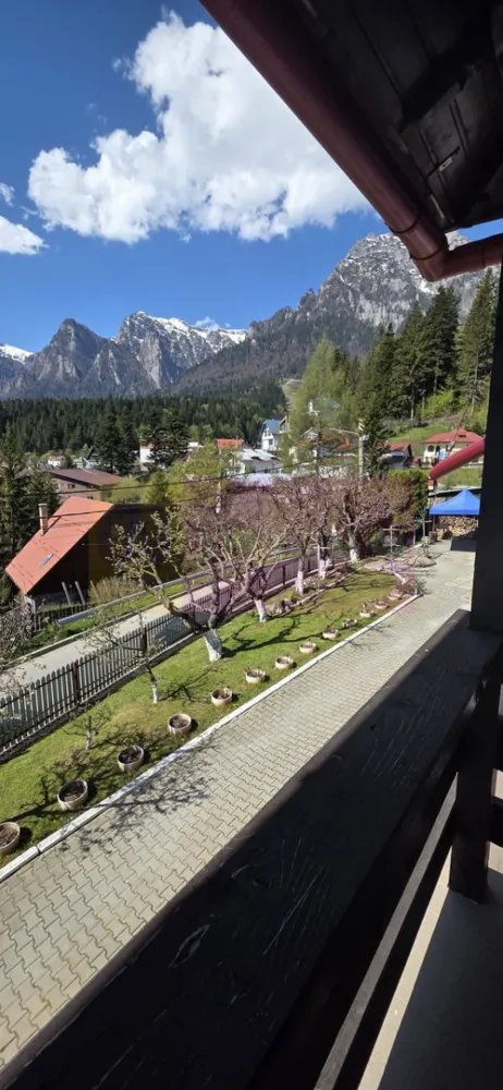 Casa de vanzare cu 6 camere in Busteni