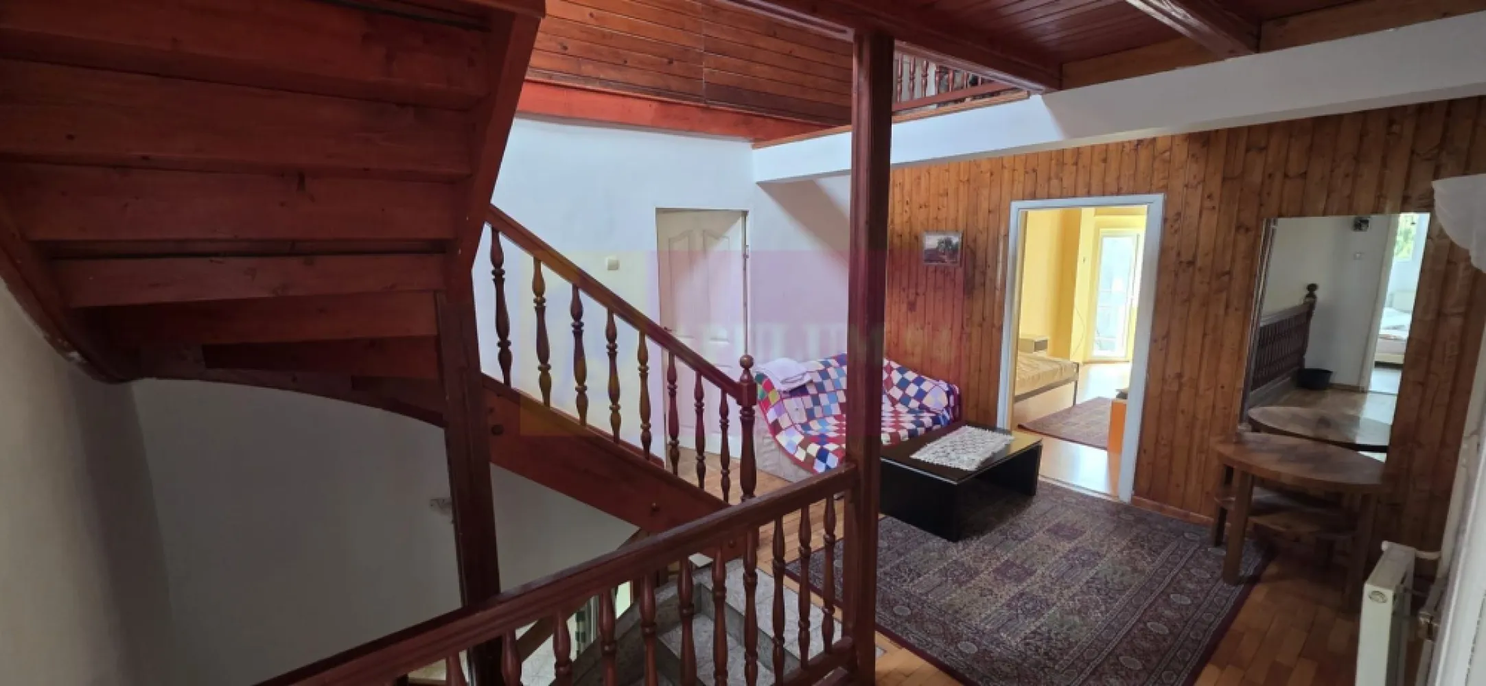 Vila de vanzare cu 13 camere in Busteni (camin pentru seniori)
